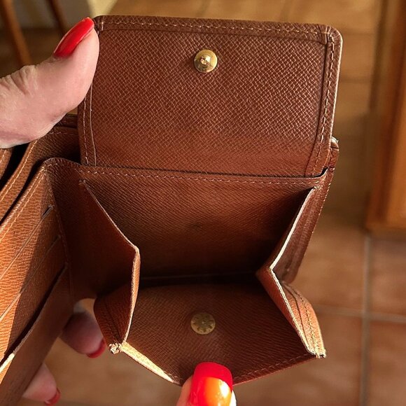 LOUIS VUITTON Monogram Marco Wallet - Picture 5 of 8